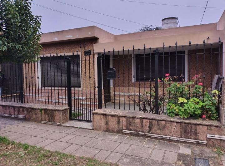 Casa · 192m² · 2 Ambientes · 1 Cochera