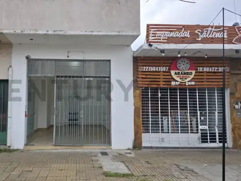 Local en Alquiler en Los Hornos, La Plata