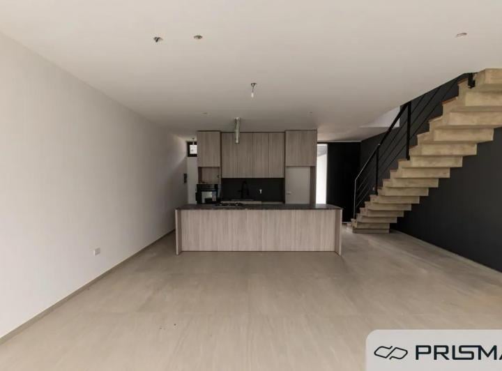 Casa · 155m² · 5 Ambientes · 2 Cocheras