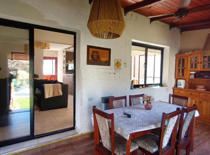 Casa · 80m² · 5 Ambientes · 1 Cochera
