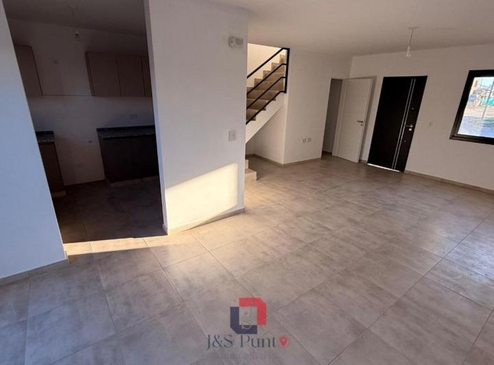 Casa · 116m² · 4 Ambientes · 2 Cocheras