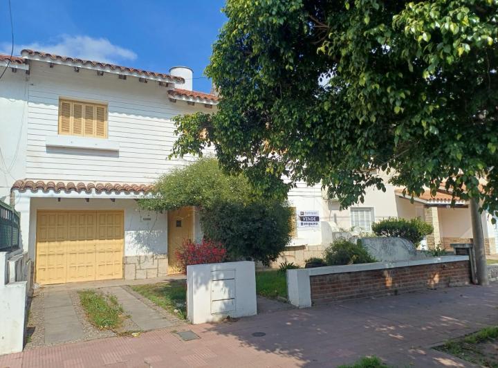 Casa · 153m² · 2 Dormitorios · 1 Cochera