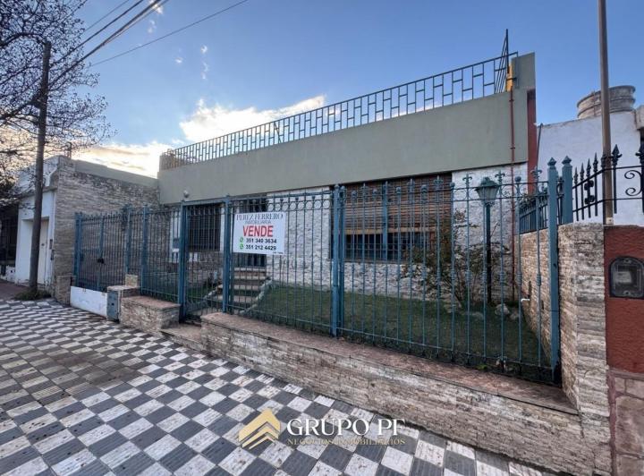 Casa · 206m² · 7 Ambientes · 1 Cochera