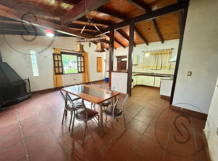 Casa · 100m² · 4 Ambientes · 2 Cocheras