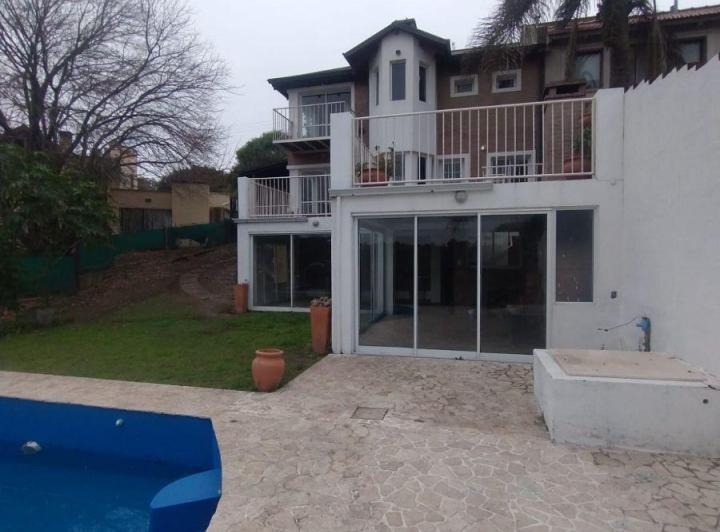 Casa · 225m² · 6 Ambientes · 1 Cochera