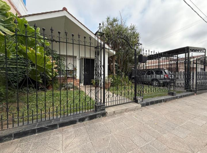Casa · 190m² · 5 Ambientes · 1 Cochera