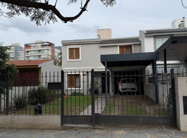 Casa · 119m² · 4 Ambientes · 2 Cocheras
