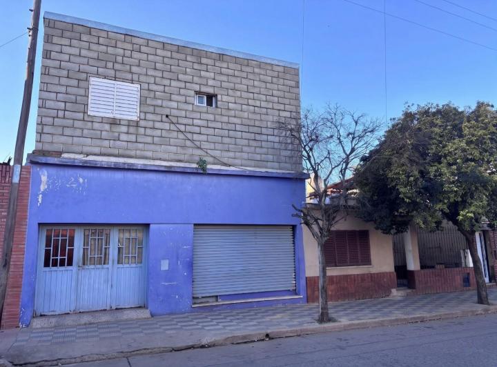 Casa · 220m² · 6 Ambientes · 1 Cochera