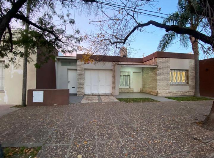Casa · 187m² · 6 Ambientes · 1 Cochera