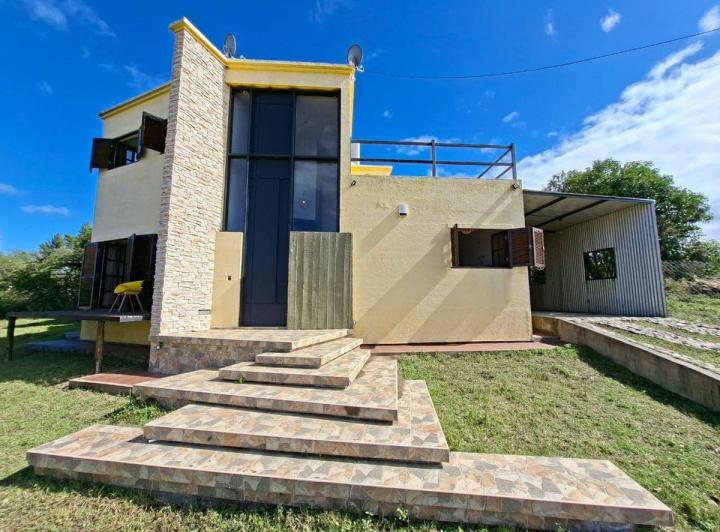 Casa · 219m² · 3 Ambientes · 1 Cochera