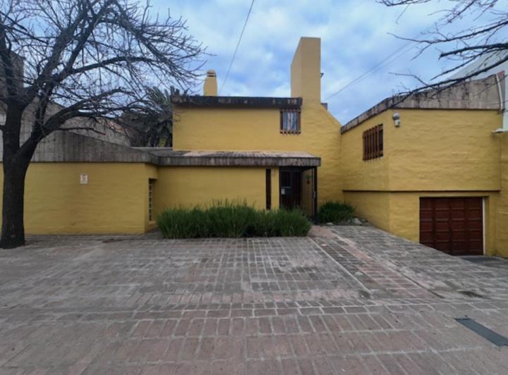 Casa · 274m² · 7 Ambientes