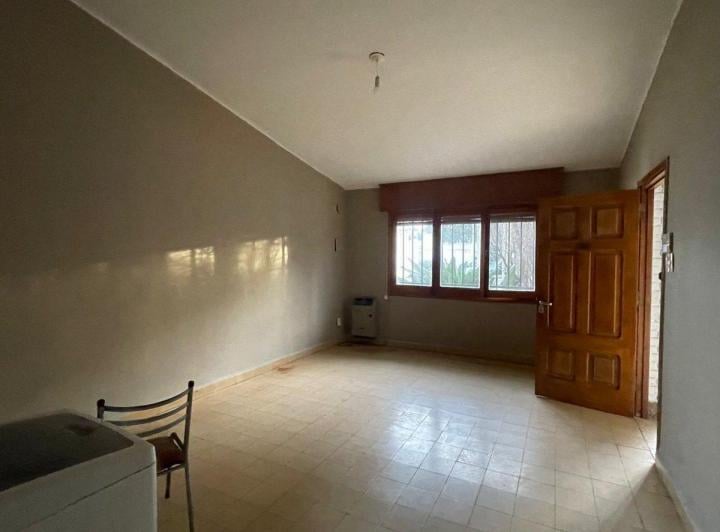 Casa · 267m² · 8 Ambientes · 1 Cochera