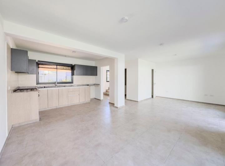 Casa · 156m² · 4 Ambientes · 2 Cocheras