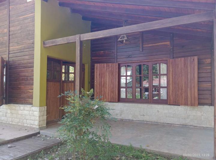 Casa · 250m² · 6 Ambientes · 1 Cochera