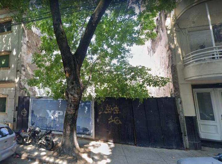 Terreno · 215m²