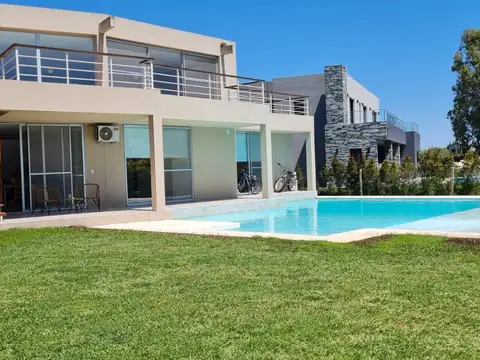 Casa en Alquiler Temporal en Haras Santa Maria, Countries y Barrios Cerrados en Escobar