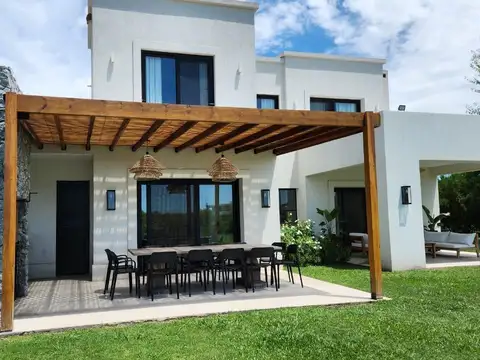 Casa en Alquiler Temporal en Haras Santa Maria, Countries y Barrios Cerrados en Escobar