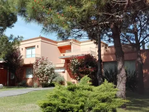Casa en Alquiler Temporal en La Herradura, Countries y Barrios Cerrados en Pinamar