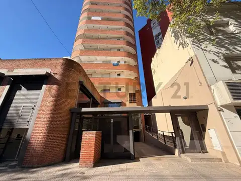 Cochera en Venta en Centro calle 13, La Plata