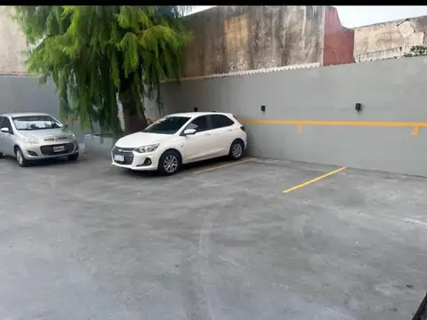 Cochera en Venta en Santos Lugares, Partido de Tres de Febrero