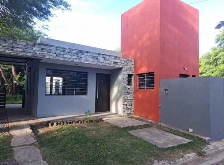 Casa · 140m² · 6 Ambientes · 1 Cochera