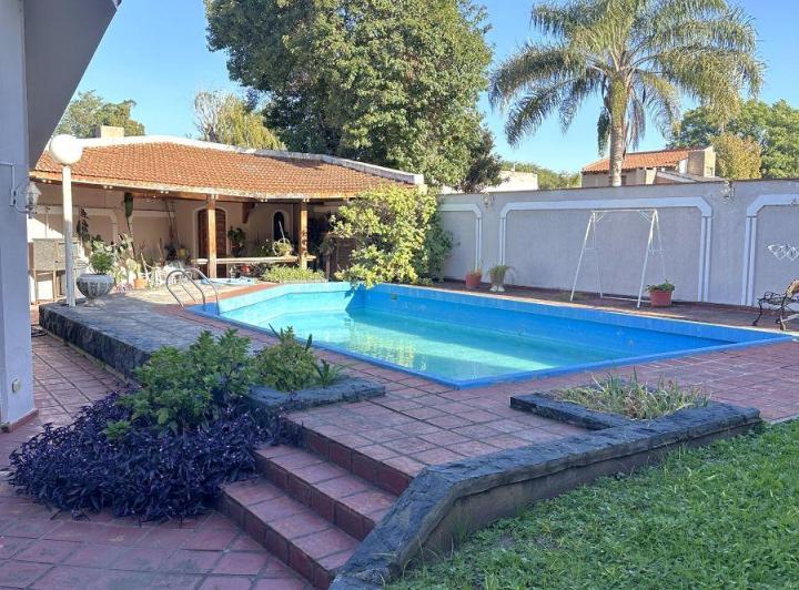 Casa · 558m² · 1 Ambiente · 2 Cocheras