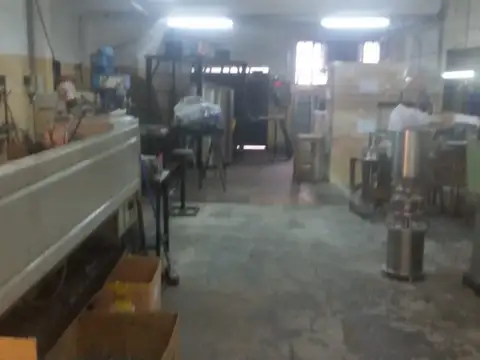 Galpón en Venta en Villa Lynch, Partido de General San Martín