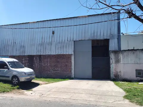 Galpón en Venta en Villa Elvira, Partido de La Plata
