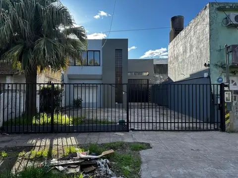 Galpón en Venta en Villa Luzuriaga, Partido de La Matanza