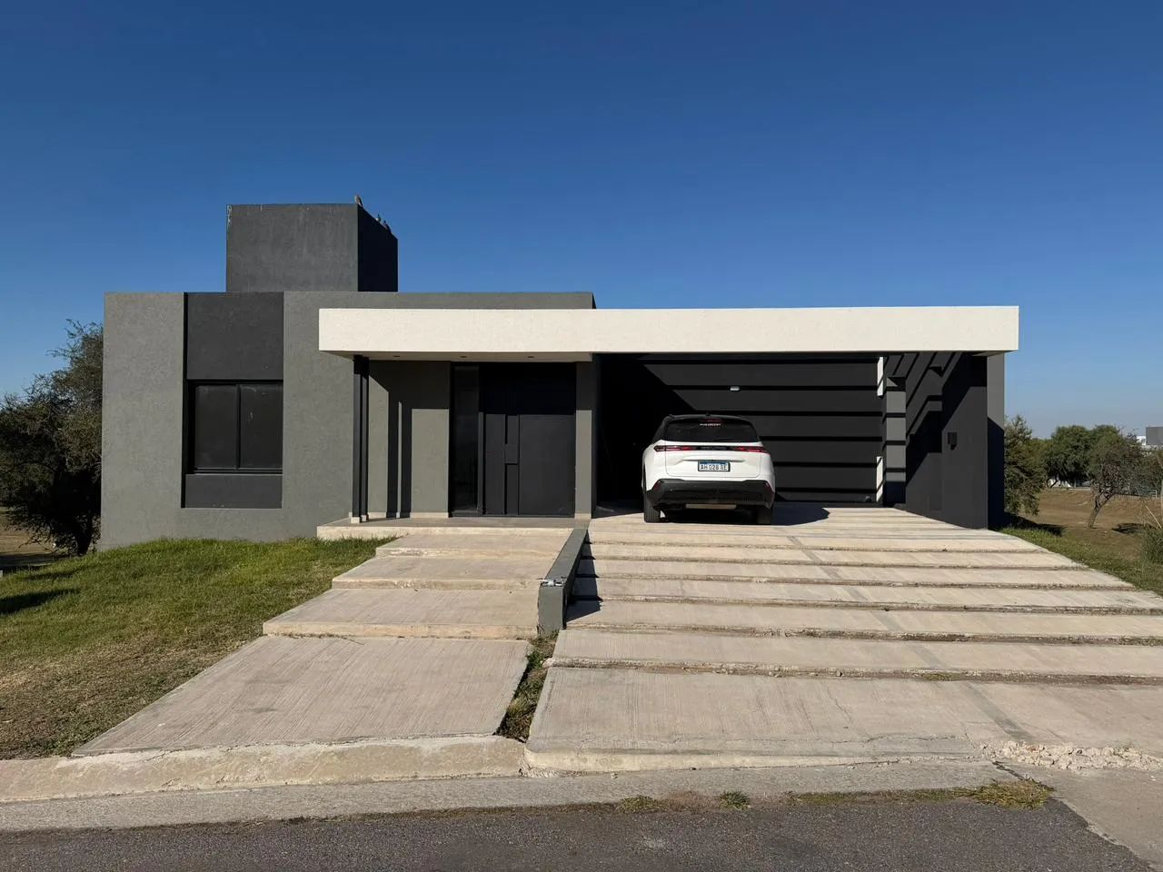 CASA DE CATEGORÍA – CAÑITAS BARRIO PRIVADO – MALAGUEÑO