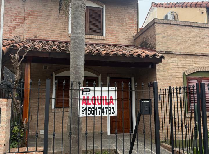 Casa · 125m² · 5 Ambientes · 1 Cochera