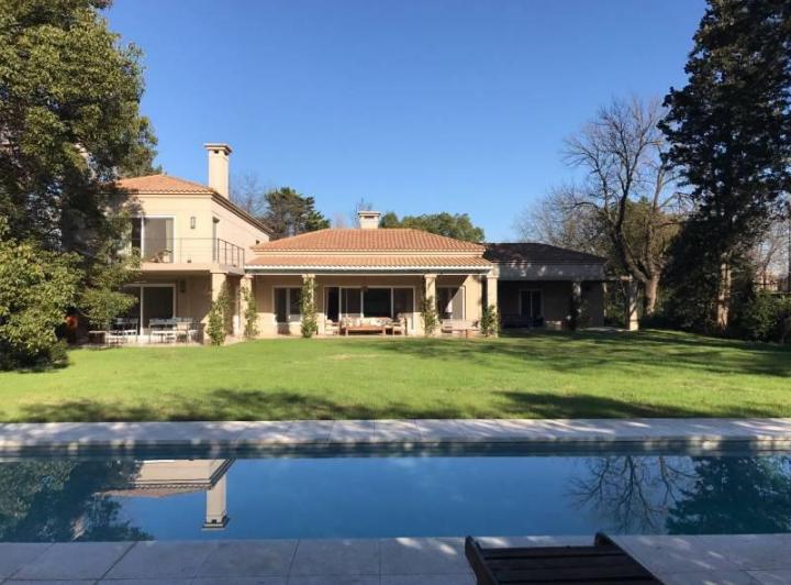 Casa · 756m² · 7 Ambientes
