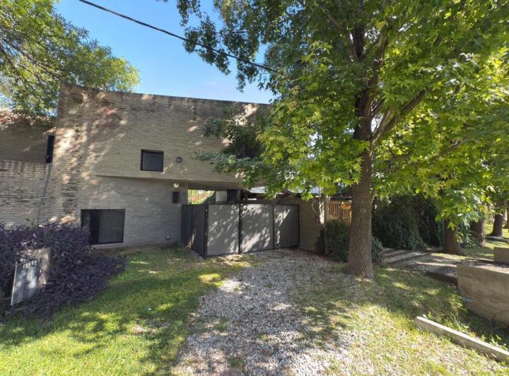 Casa · 262m² · 3 Ambientes · 1 Cochera