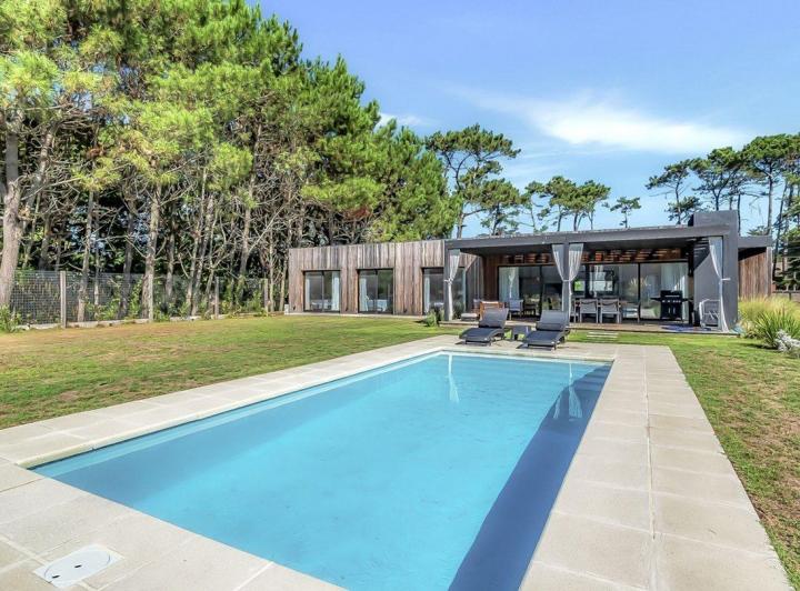Casa · 132m² · 4 Ambientes · 2 Cocheras