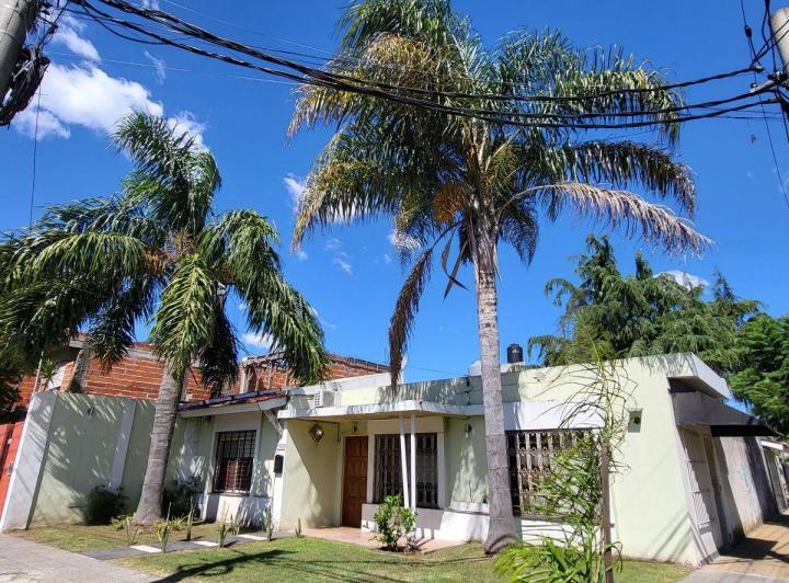 Casa · 65m² · 4 Ambientes · 1 Cochera