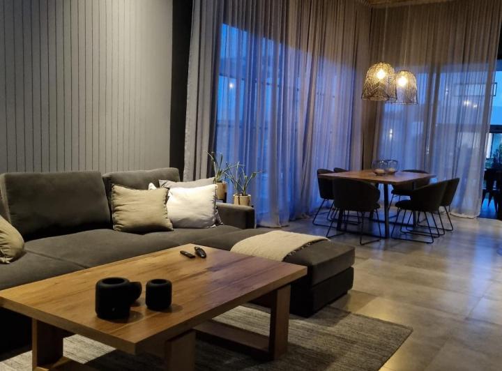 Casa · 160m² · 5 Ambientes · 2 Cocheras