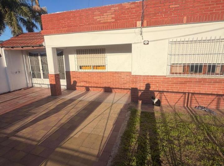 Casa · 480m² · 4 Ambientes · 2 Cocheras