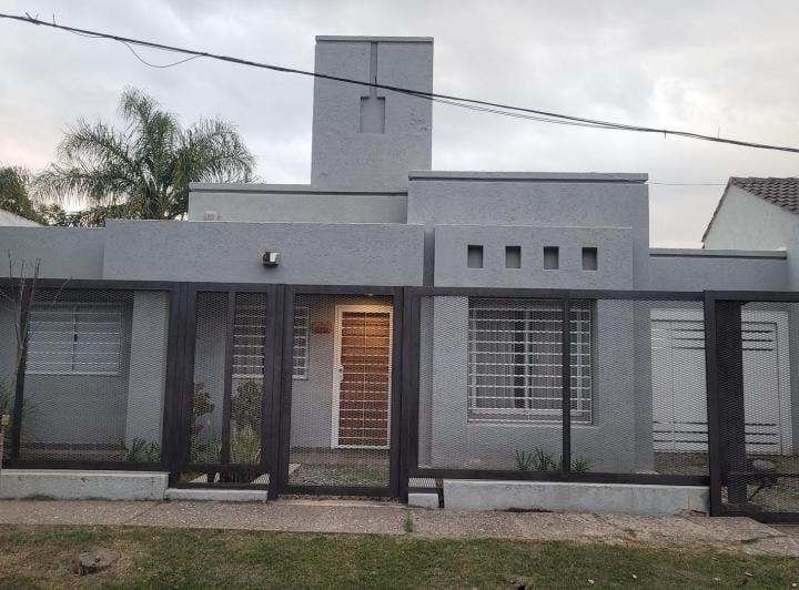 Casa · 125m² · 5 Ambientes · 2 Cocheras