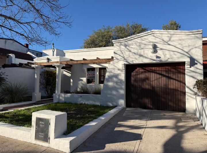 Casa · 160m² · 6 Ambientes · 2 Cocheras