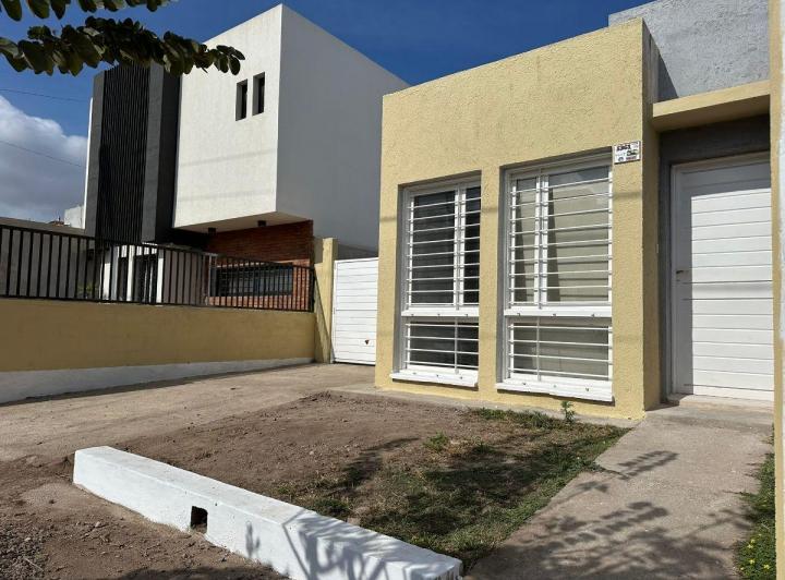 Casa · 80m² · 3 Ambientes · 1 Cochera