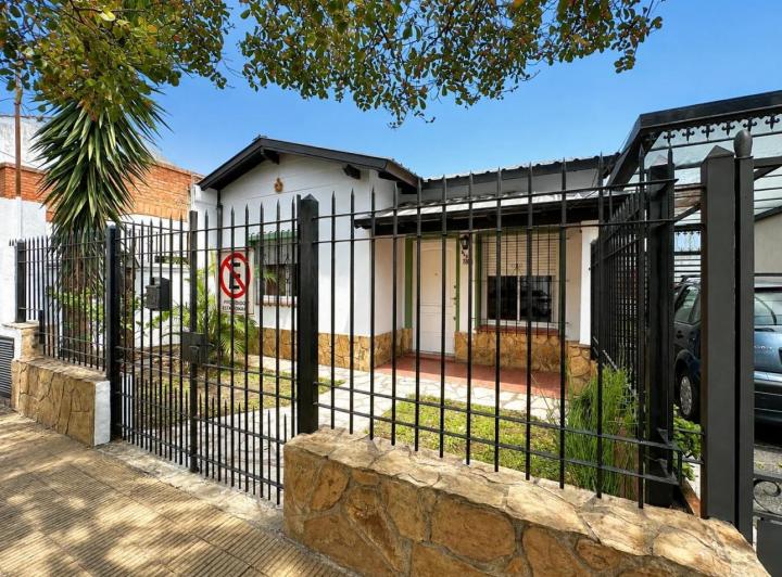 Casa · 80m² · 3 Ambientes · 1 Cochera