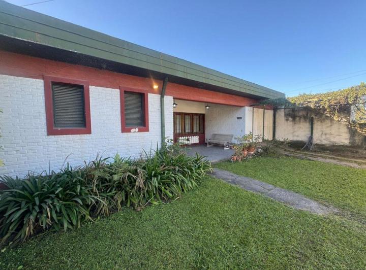 Casa · 196m² · 5 Ambientes · 1 Cochera