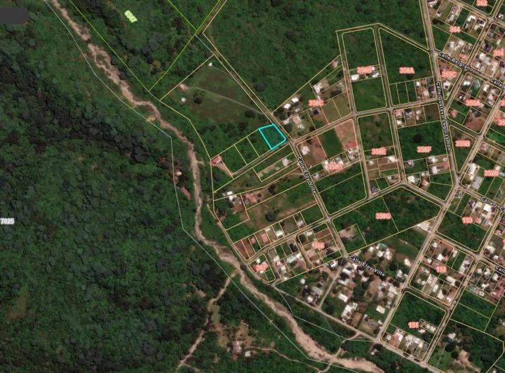 Terreno · 672m²