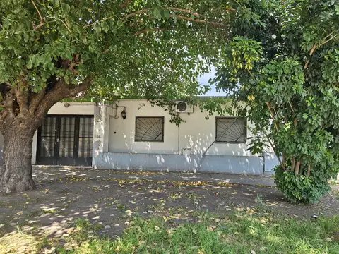 Casa en Alquiler en Los Hornos, Partido de La Plata