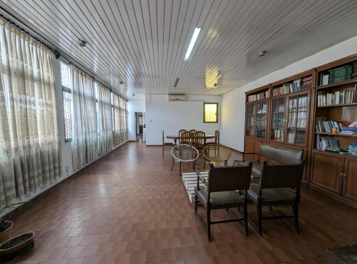 Casa · 400m² · 13 Ambientes · 1 Cochera