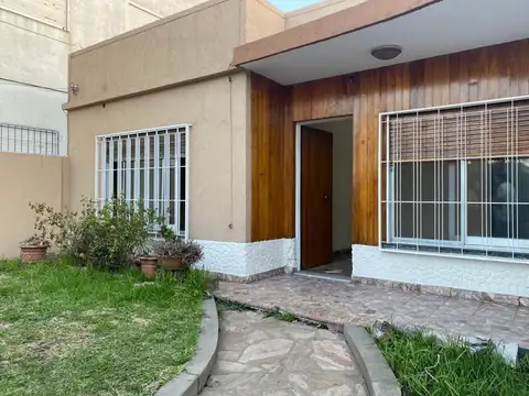 Casa en Alquiler en El Palomar, Partido de Tres de Febrero