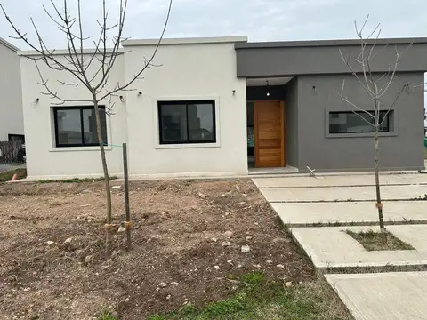 Casa en Alquiler en Pilar del Este - Santa Lucia, Countries y Barrios Cerrados en Pilar