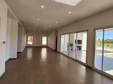 Casa en Alquiler en San Sebastian, Countries y Barrios Cerrados en Escobar