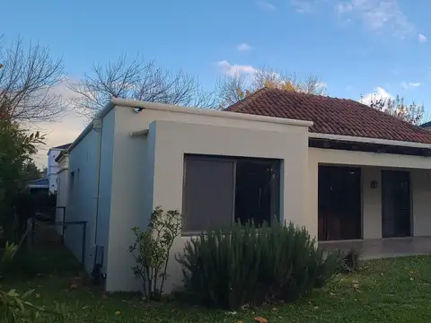 Casa en Alquiler en Pilar del Este - Los Jazmines, Countries y Barrios Cerrados en Pilar