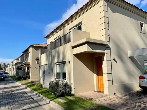 Casa en Alquiler en Saravi Village, Countries y Barrios Cerrados en Pilar
